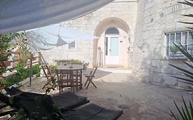 Trulli Di Rosa